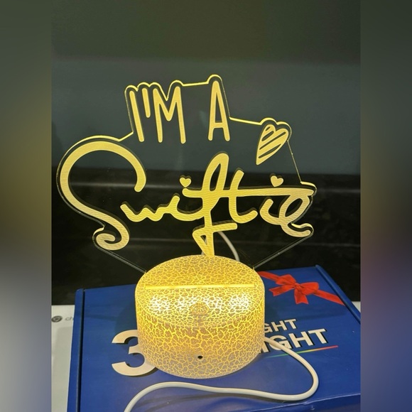 New in Box Taylor Swift - I’m A Swiftie Color Changing 3D Night Light - Picture 3 of 3